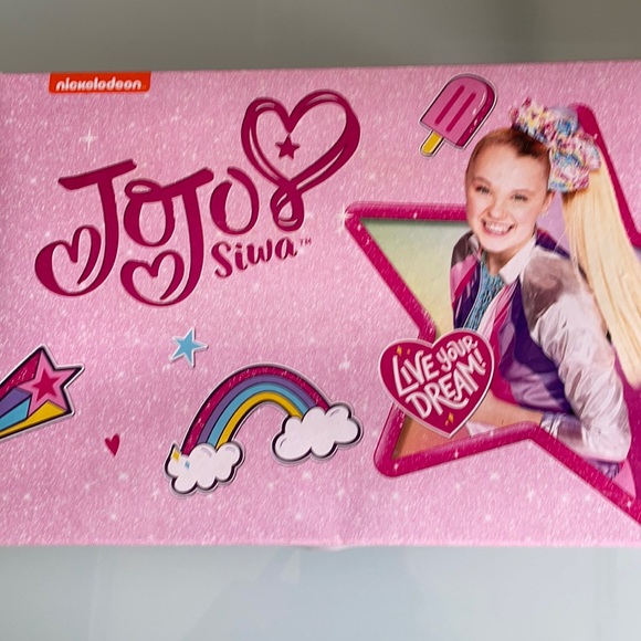 New - Picture 1 of 3